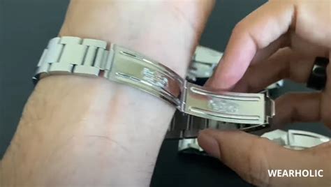how to open a watch clasp